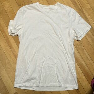 American Eagle tshirt